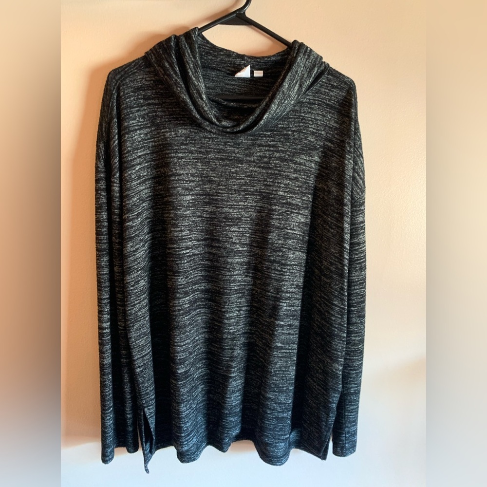 Gap sweater